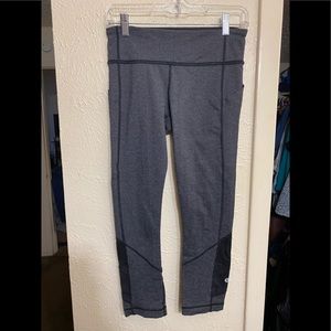 Lululemon crop leggings size 6